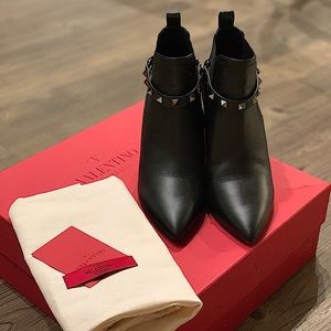 Valentino Garavani Rockstud Booties Black Leather Chelsea Ankle Boots Size 36